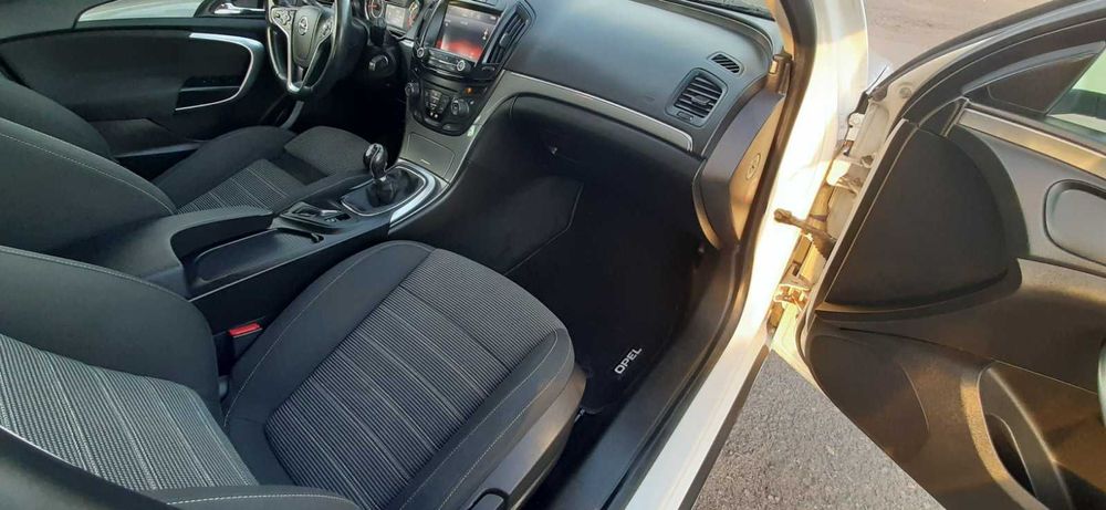 OPEL Insignia Sport 2014