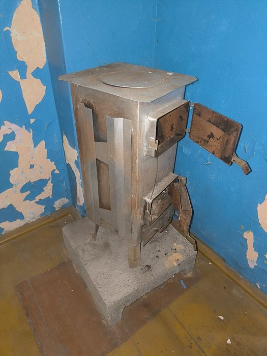 Piec kaflowy koza