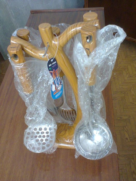 Набор кухонных принадлежностей Bergner BG - 1065.