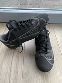 Nike buty sportowe czarny rozmiar 37,5  Korki lanki