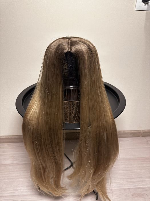 Перука. Імітація натурального волосся. Блонд-пшеничний відтінок.