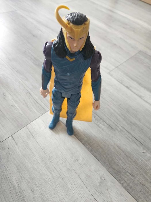 Figurka loki titan hero avengers