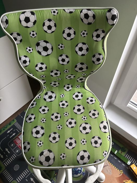 Krzesło obrotowe dla chłopca Entelo rozmiar 3 (119-142 cm