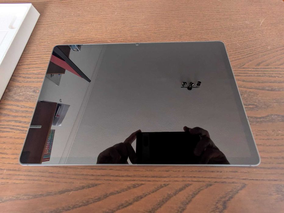 Samsung Tab S9 FE+ em caixa original com acessorios
