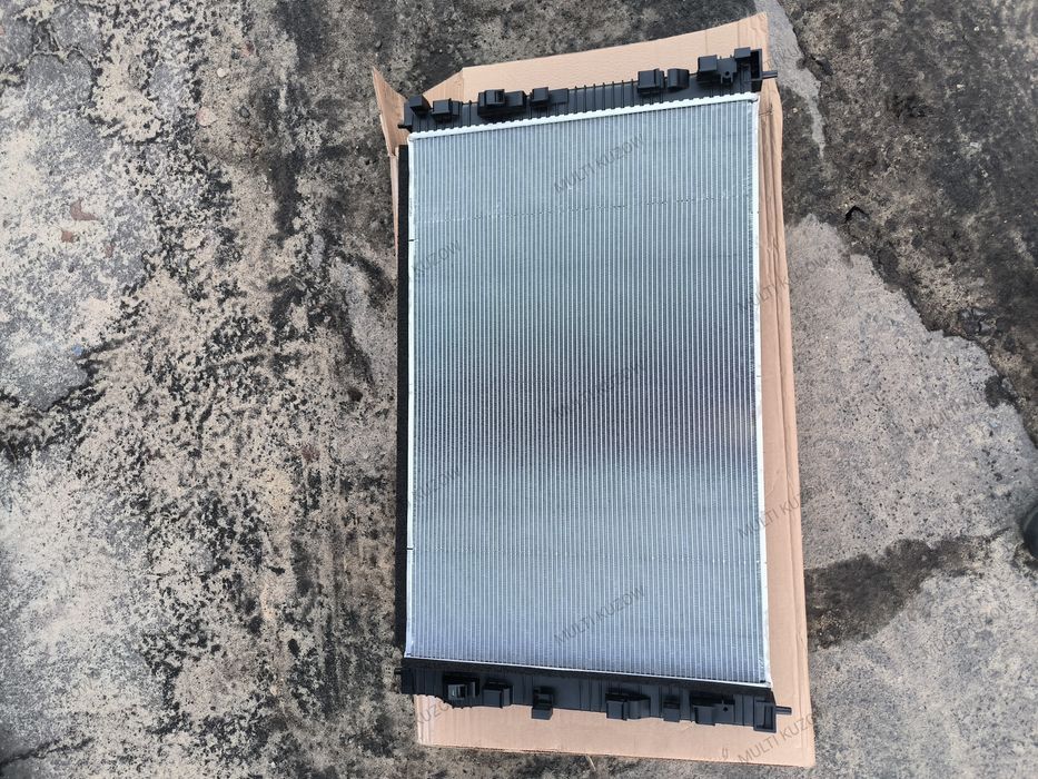 Радіатор охолодження вода Nissan Rogue 22-24 1.5t 21410-6rr0b рог ориг