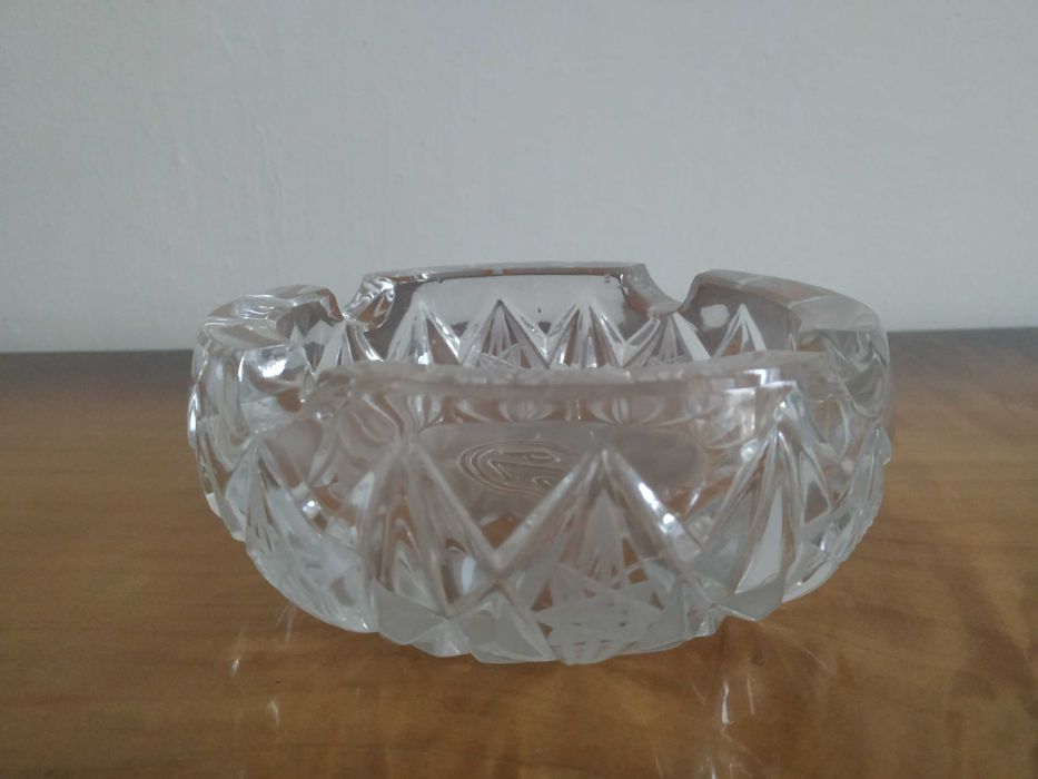 Popielniczka kryształowa z logo PZU