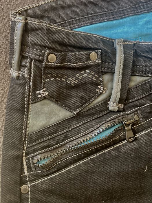 Calças levis, pretas, edição limitada, n 34, compradas no corte inglês