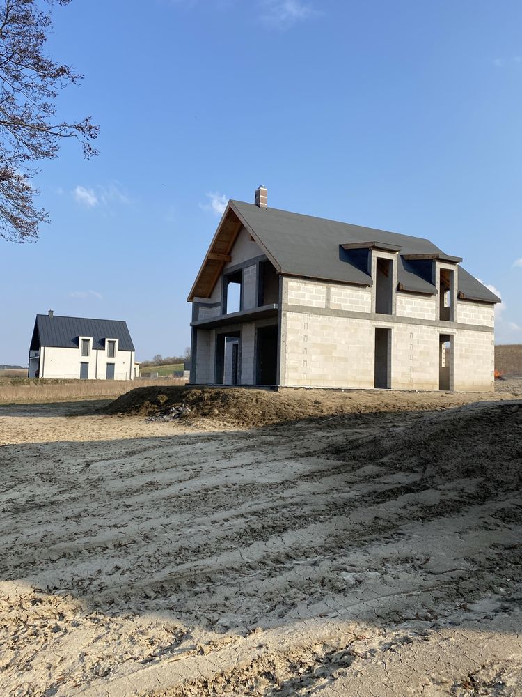 Dom z linia brzegową