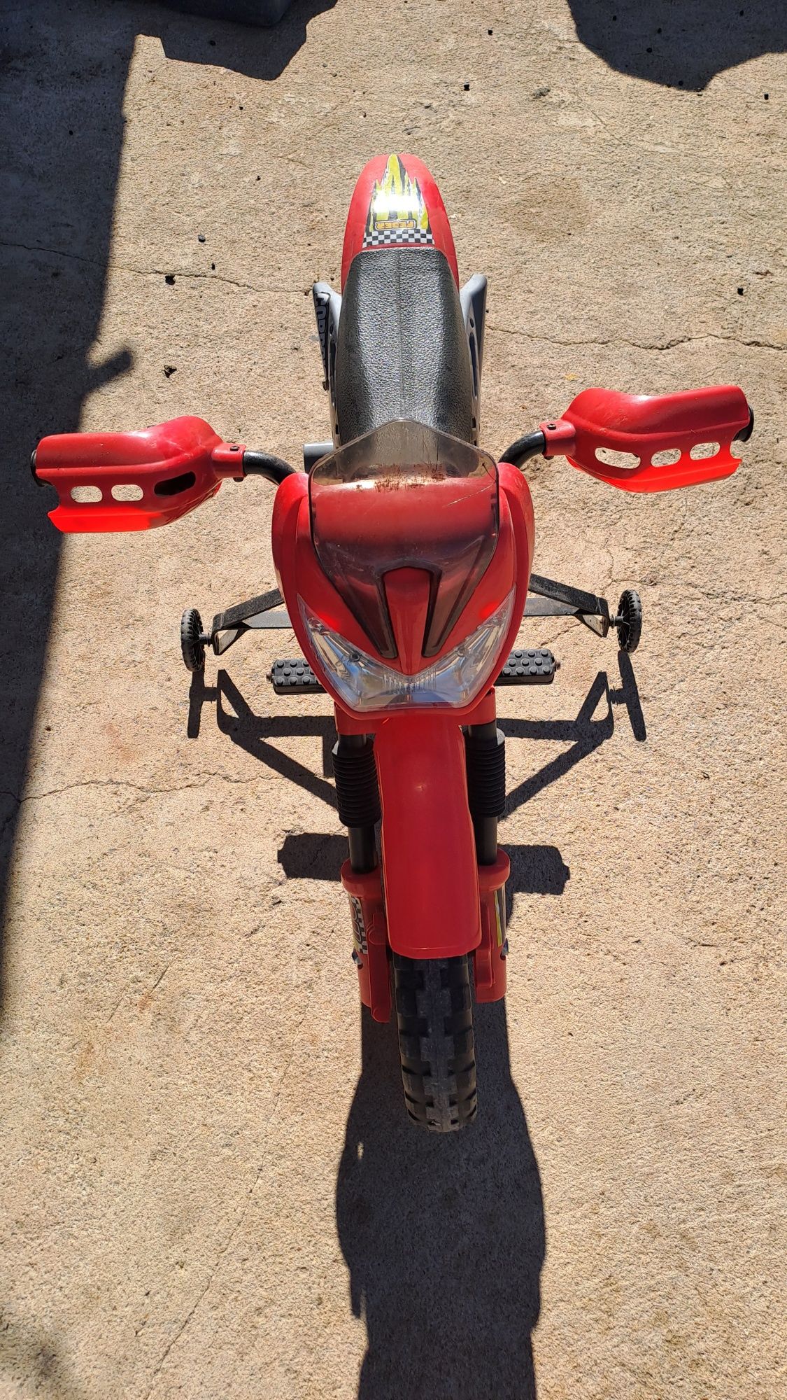 Mota infantil  a bareria com carregador