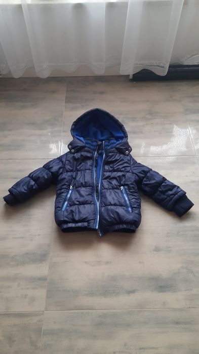 Kurtka zimowa w rozmiarze 86/92