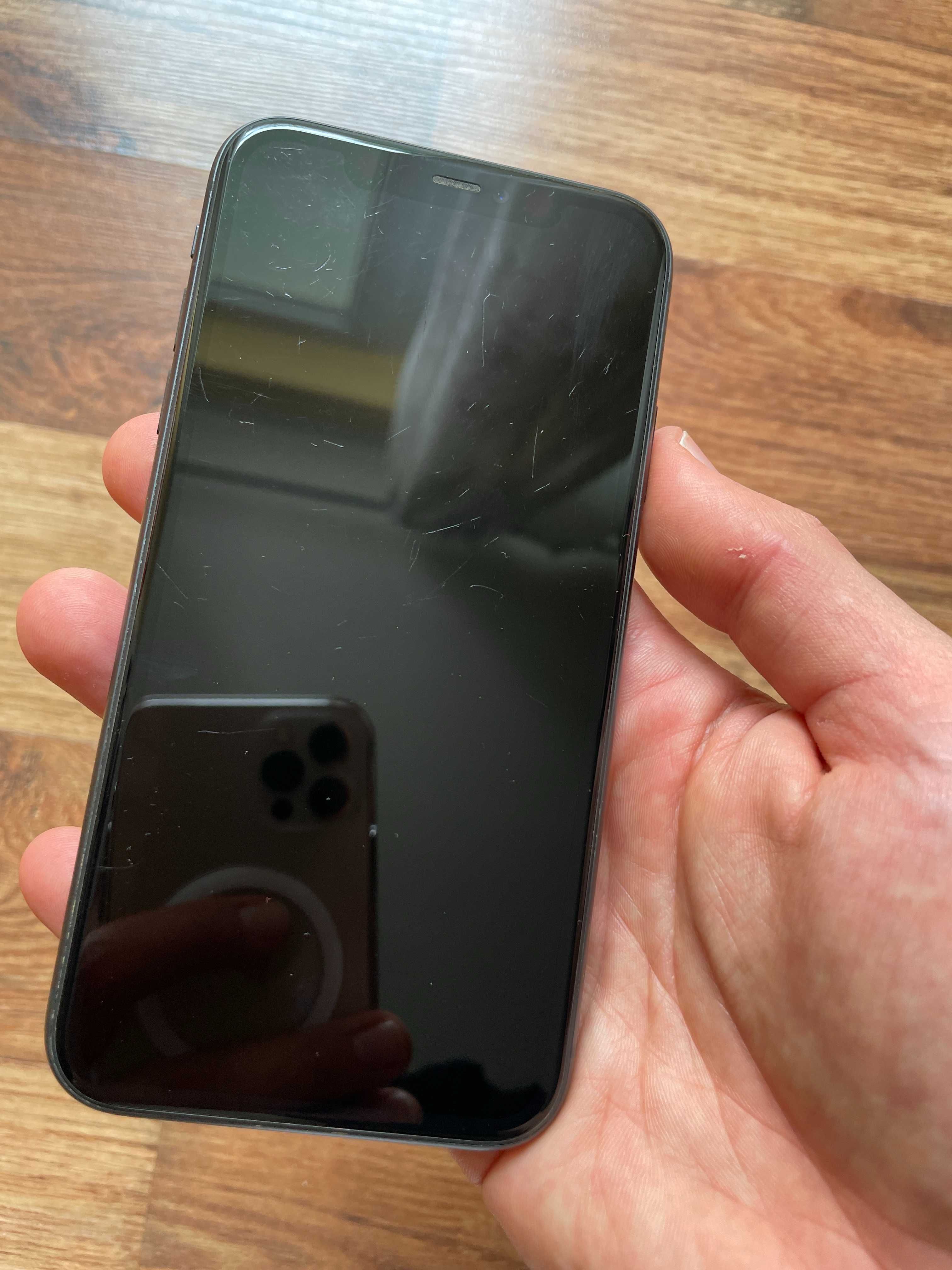 iPhone 11 64GB czarny / 86% bateria / bez blokad