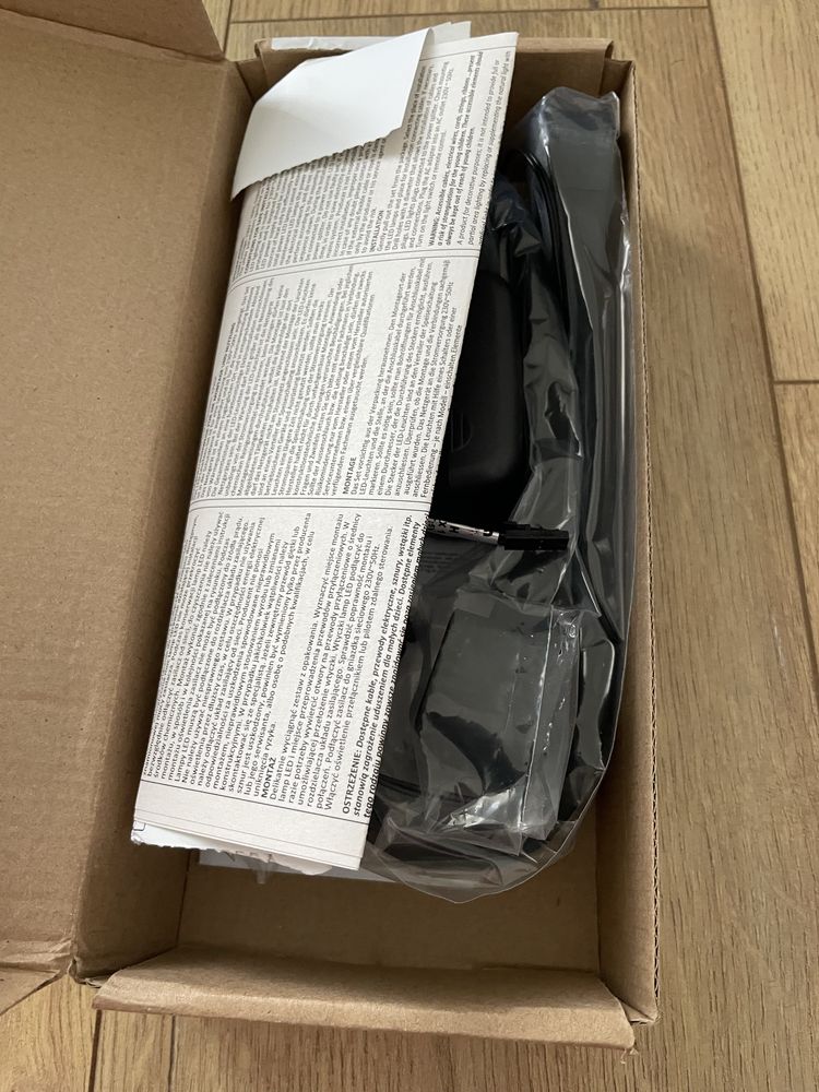 Lampa nocna LED do łóżka sypialni giętka czarna przykręcana