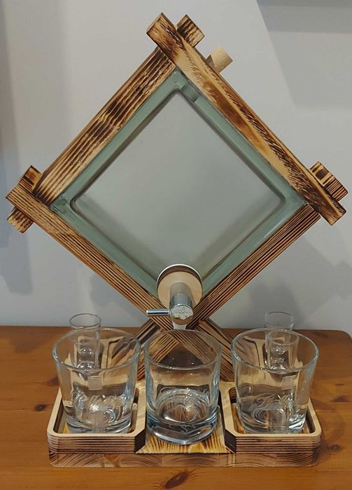 Karafka z drewna i szkła (luxfer) 1,5 l z kranikiem