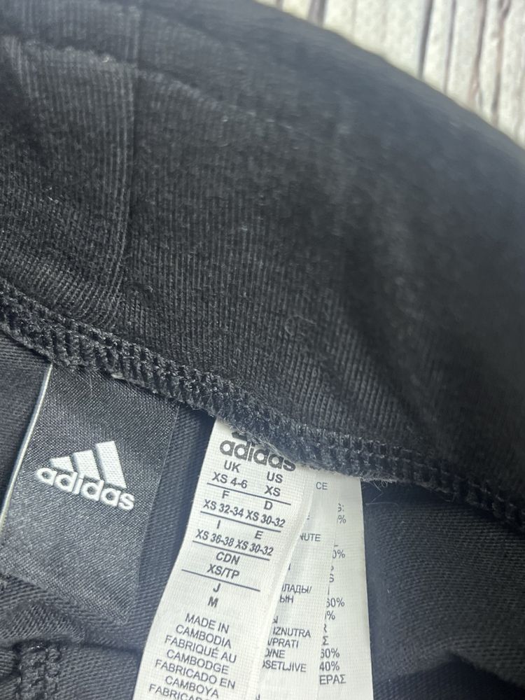 Adidas шорты оригинал женские  размер xs