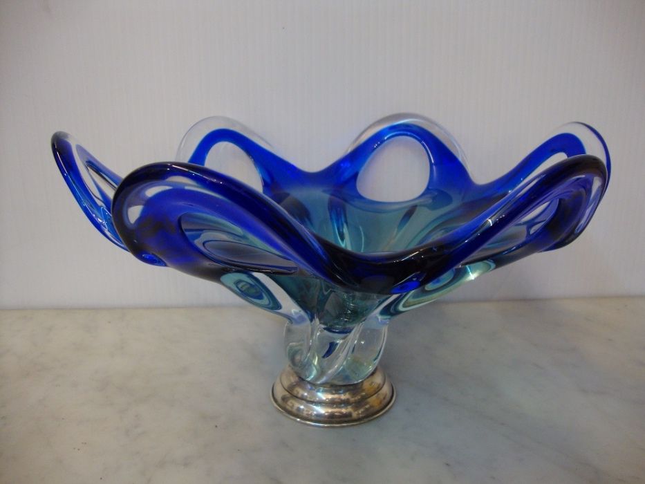 Fruteiro modernista em cristal e prata