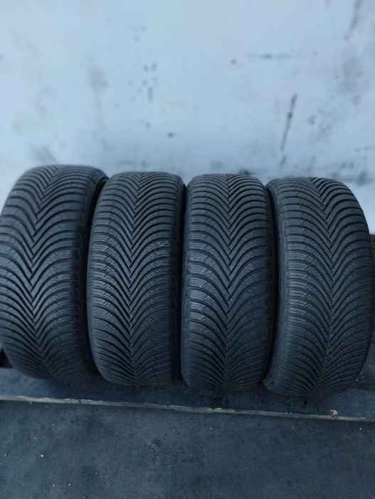 Продам шини 215/55R16
