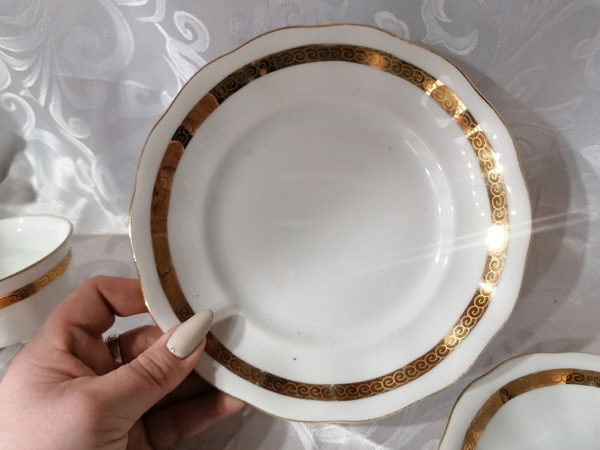 Ładna złocona porcelanowa filiżanka śniadaniówka polecam Karolina