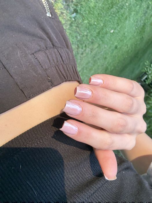 Stylizacja paznokci ( paznokcie zelowe )