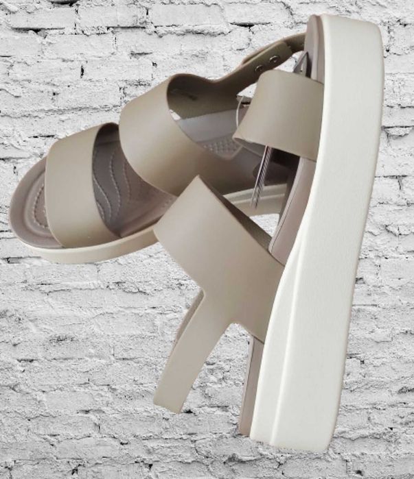 Босоніжки жіночі Crocs