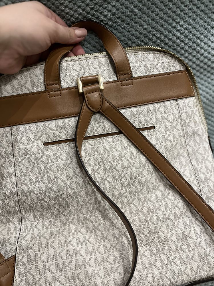 Кожаный рюкзак Michael Kors Rhea Slim Logo ванильный