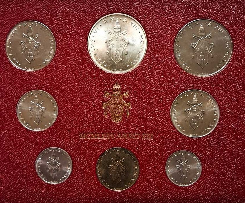 Ватикан річний набір з 8 монет 1975 рік.