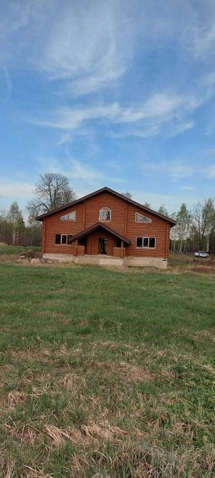 Іванківська ОТГ, панський маєток з озерами і ділянкою 4.50 га.