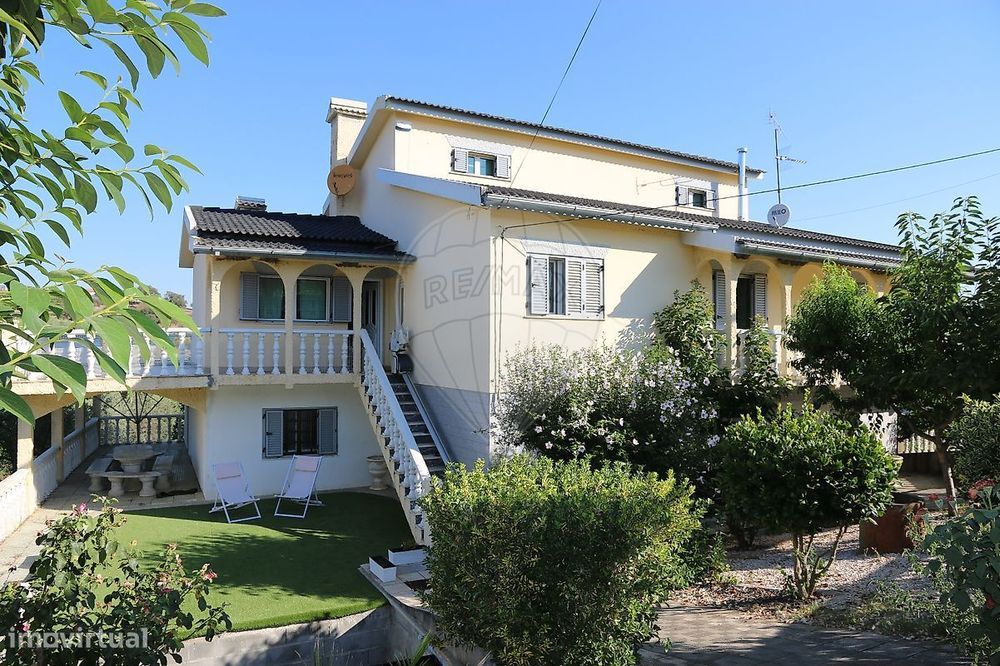 Moradia T4 para venda