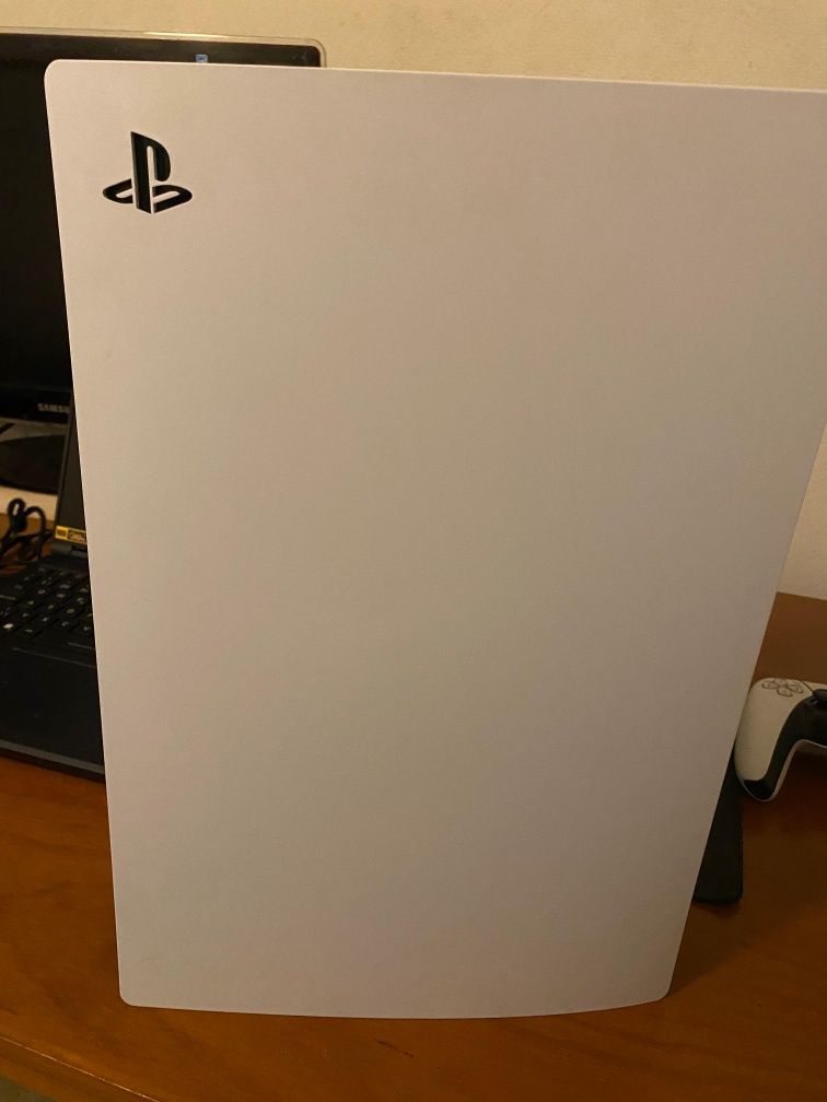 PlayStation 5 c/ leitor cd