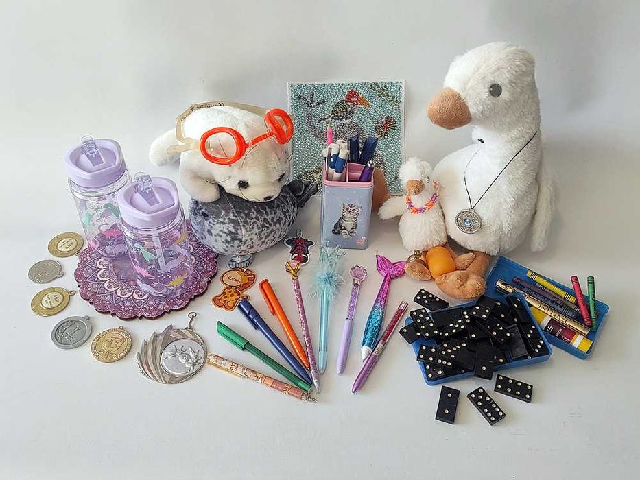 Коробка различных игрушек. Б\у.