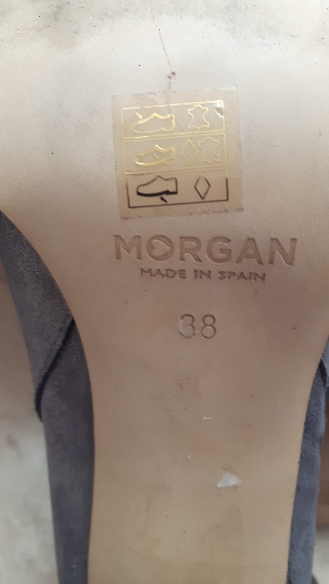 Sandálias Morgan castanhas semi novas 38