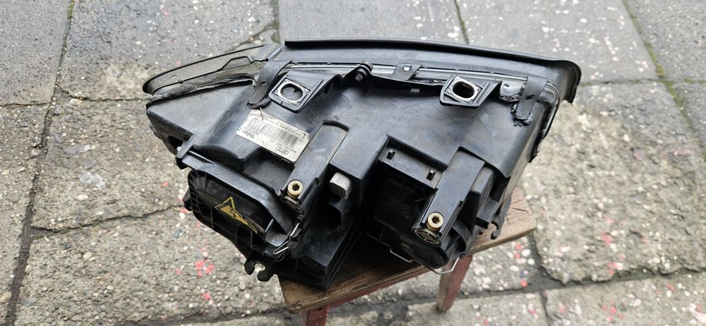 Reflektory xenon black A4 b6 lampy komplet prawa lewa