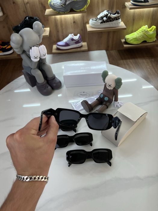 Окуляри сонцезахисні PRADA Square Frame