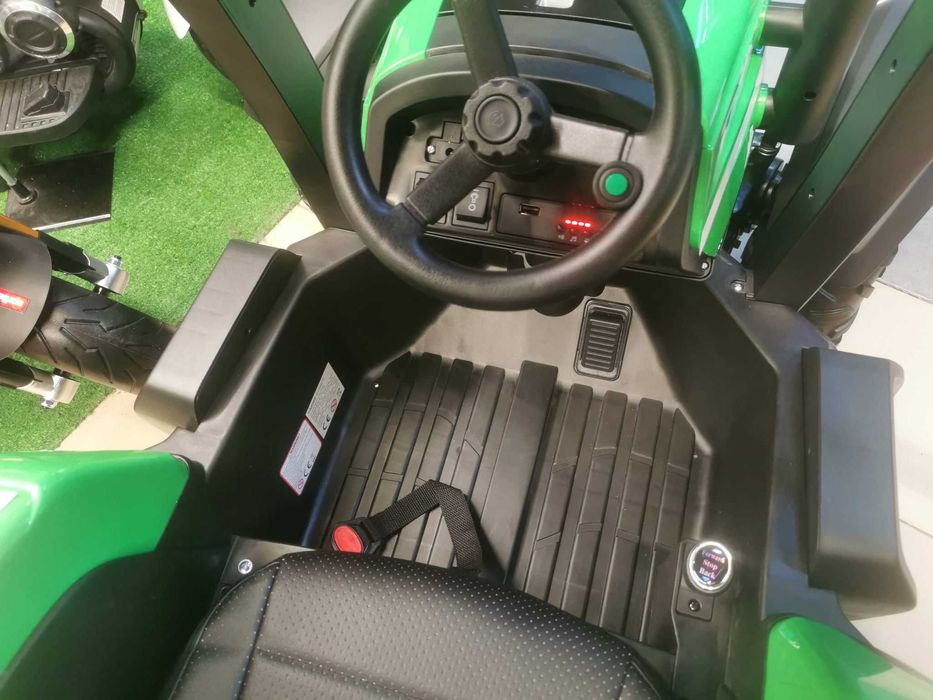 Duży traktor 400W z przyczepką auto autko pojazd samochód akumulator