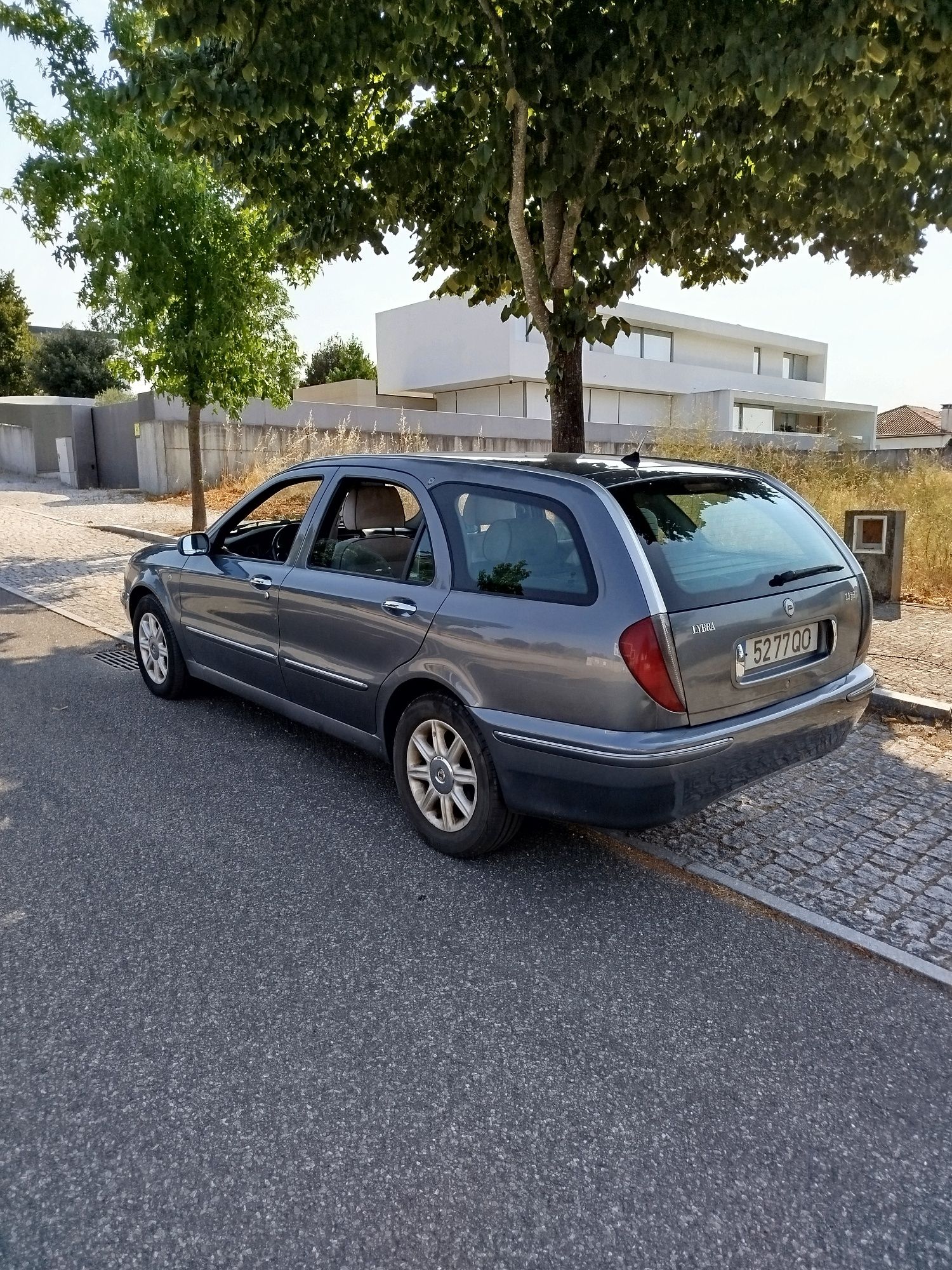 Lancia Lybra 1.9 jtd, vendo ou troco