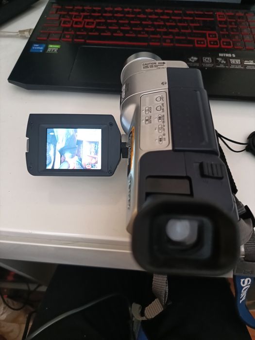 Продам відеокамеру SONY