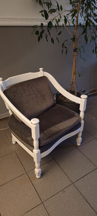 Fotel i kanapa sofa w stylu prowansalskim