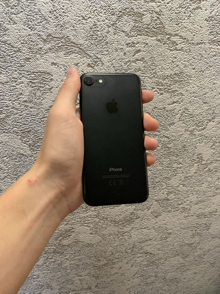 Продам Айфон/Iphone 7 32 gb Black