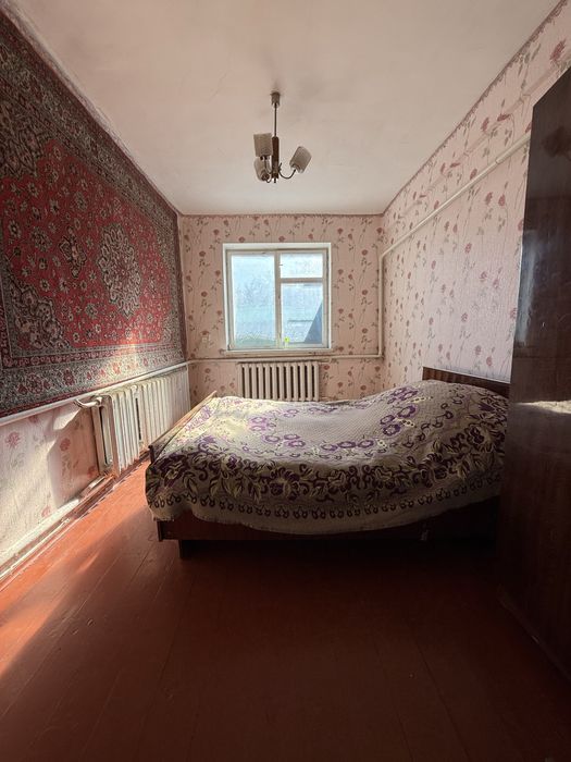 Продаж цегляного півбудинку в р-ні 6 школи