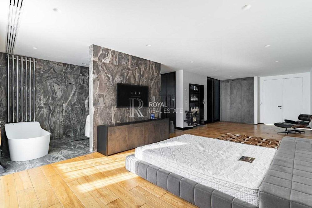 Продаж Будинок Київ Острів Водників Голосієво 500 м2 10 соток Hi Tech