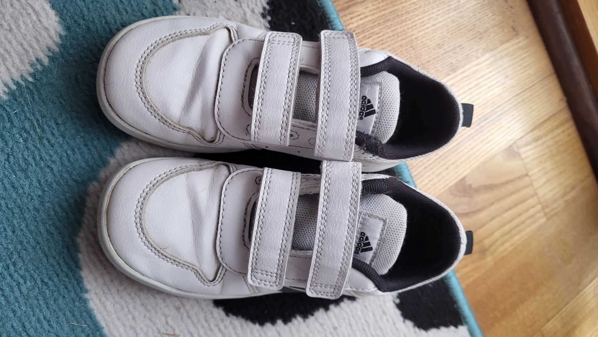 Adidas buty chłopięce. Rozmiar 27.
