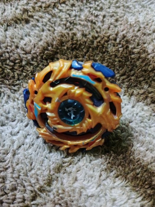 Продам дзиги (бейблейди)