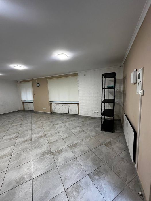 Оренда фасадного приміщення 44 м2 в центрі міста