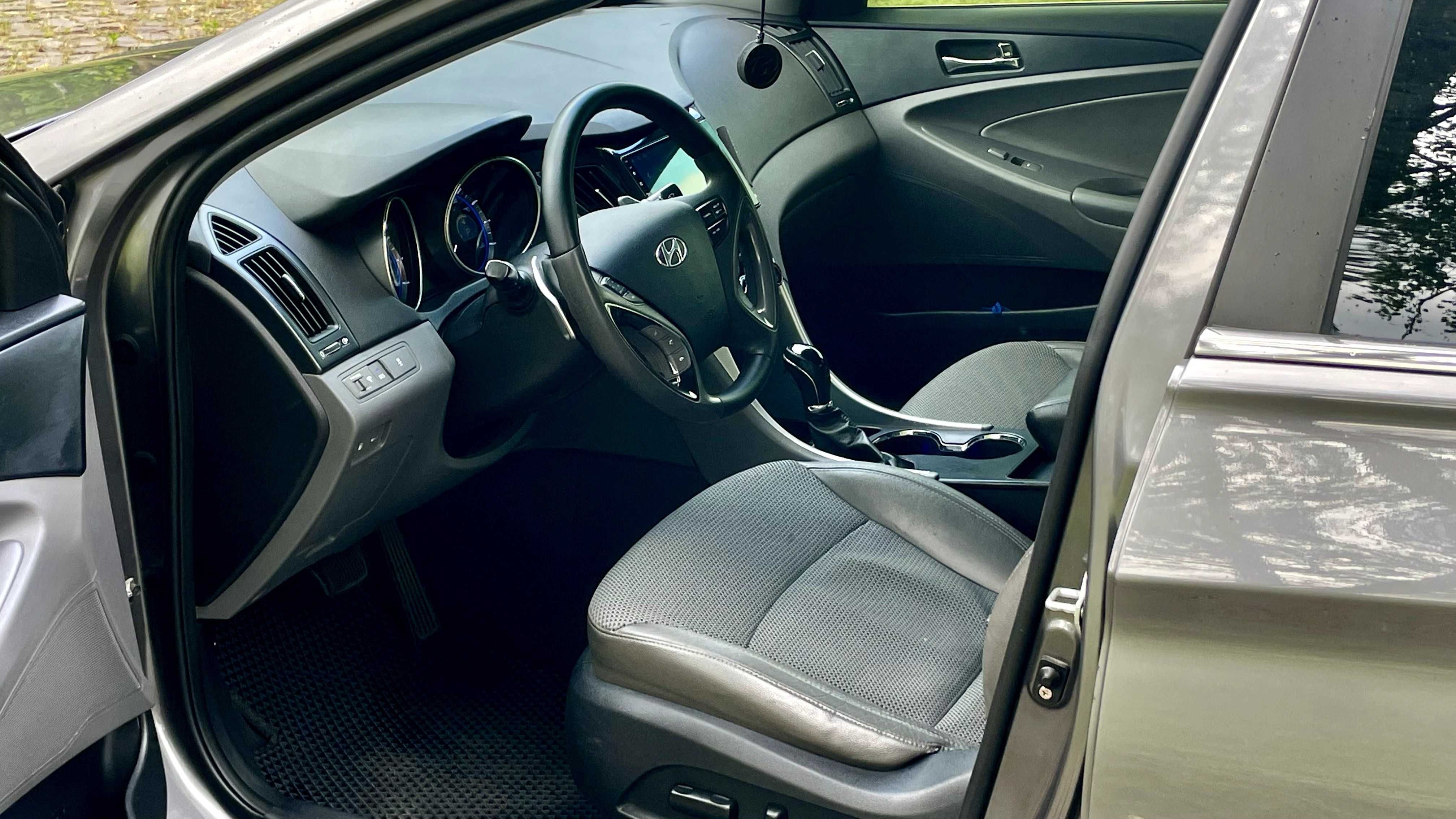 Hyundai Sonata 2011