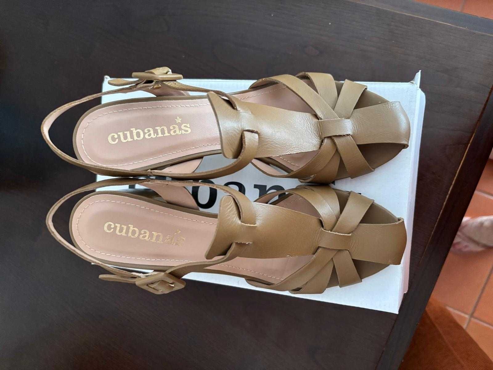 Sandálias de senhora Cubanas