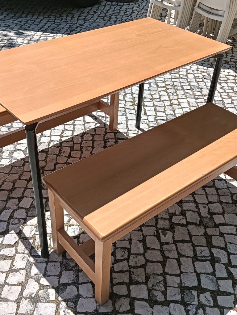 Conjunto de mesa e bancos corridos (5 conjuntos)