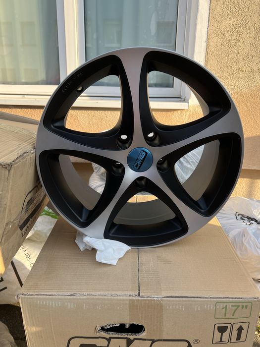 Нові диски CMS C12 R17 5x112 Diamond Matt Black