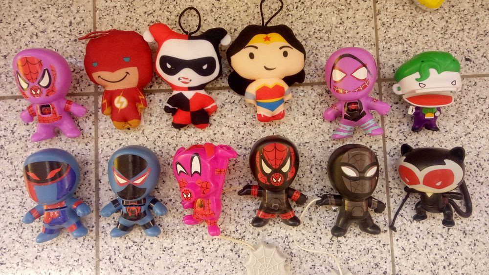 Figuras / bonecos super heróis