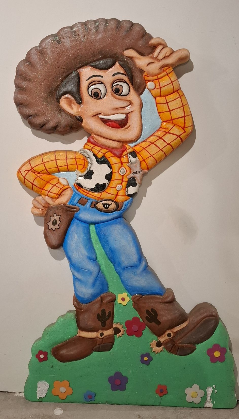 Bonecos da disney em esforovite para decoração de festas