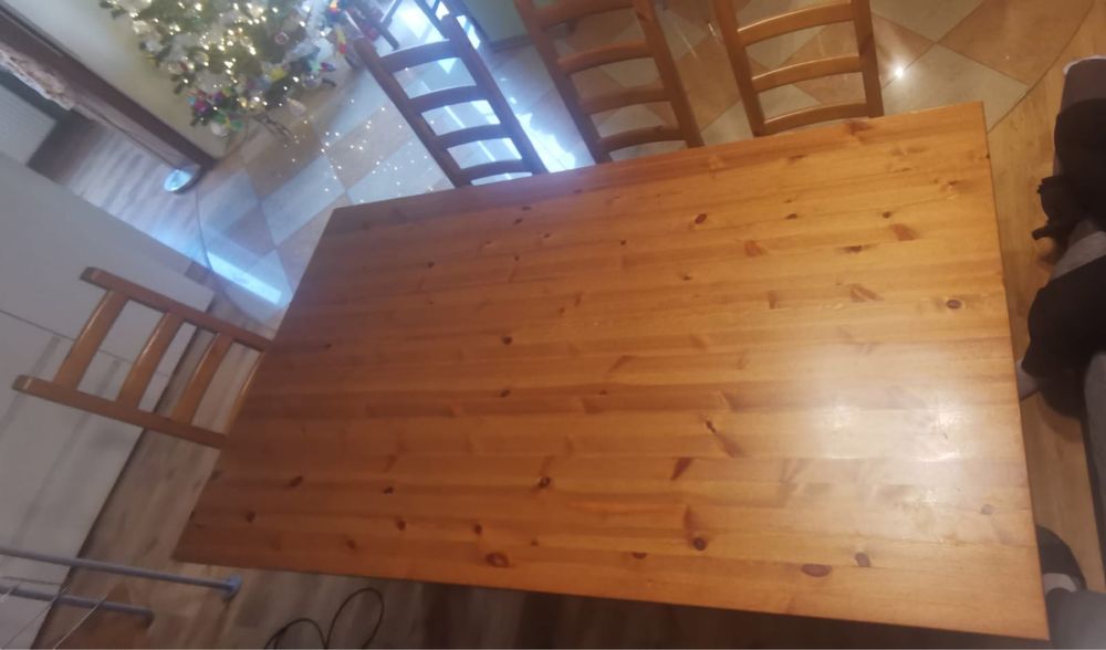 Stół i 8 krzeseł z litego drewna