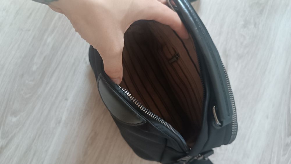 Nylonowa torebka listonoszka